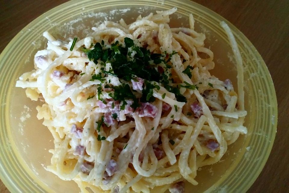 Spaghetti in Schinken-Sahne-Soße