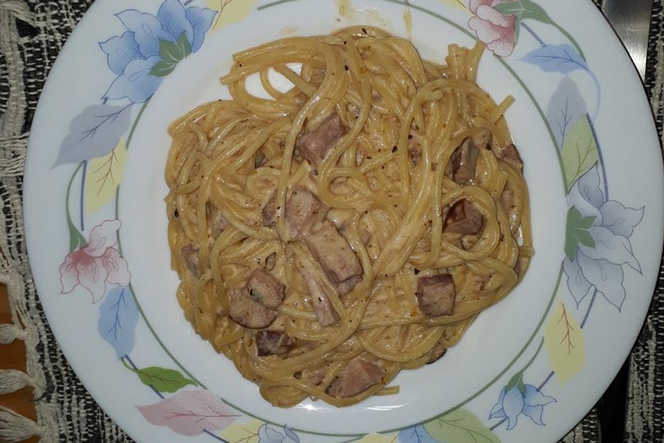 Spaghetti in Schinken-Sahne-Soße