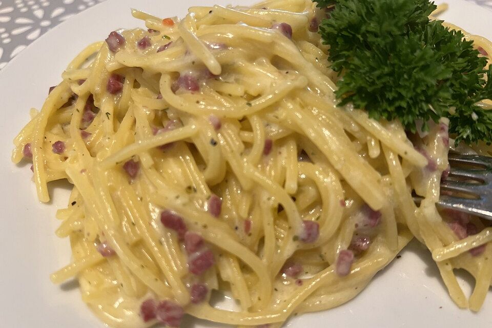 Spaghetti in Schinken-Sahne-Soße