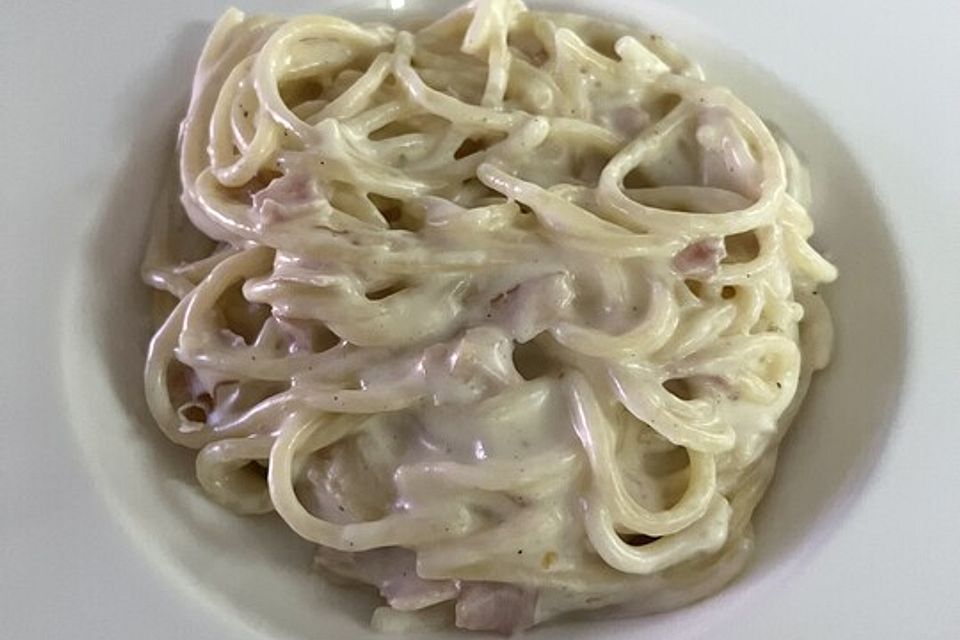 Spaghetti in Schinken-Sahne-Soße