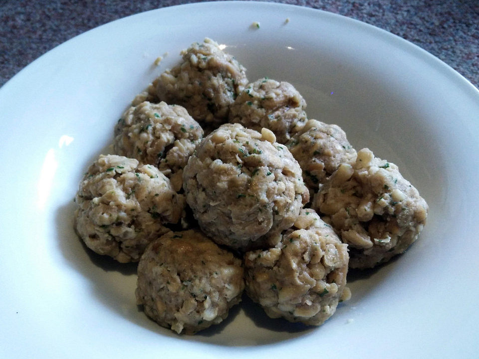 Miniknödel aus übrig gebliebenen Salzstangen oder Brezeln von soja2010 ...