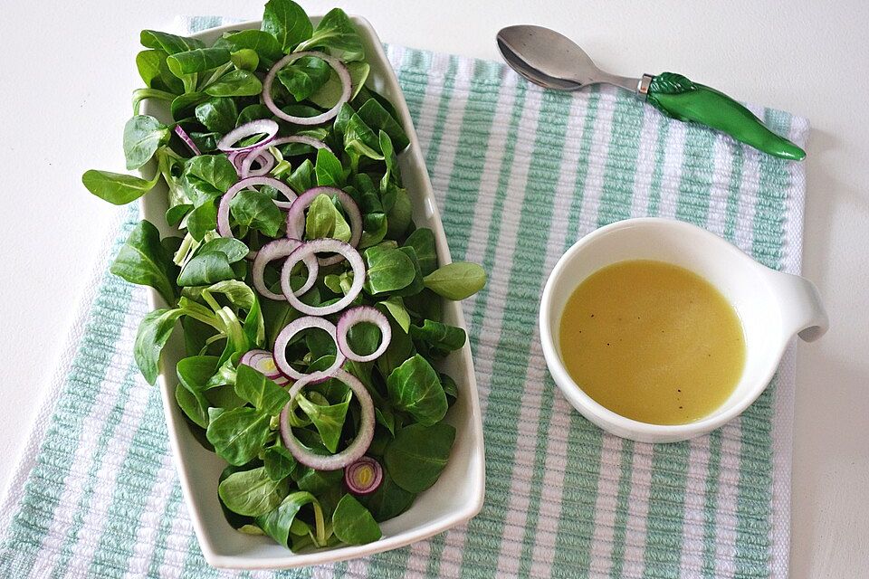 Senfsoße für gemischten Salat