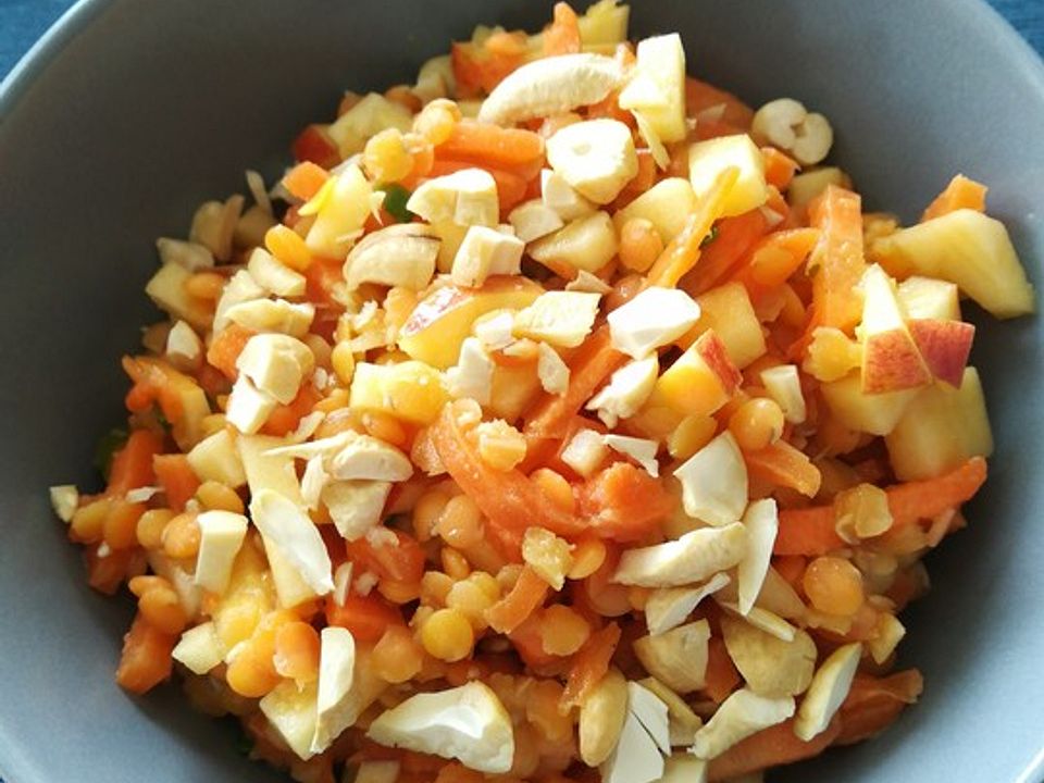 Salat aus roten Linsen, Möhren und Äpfeln mit Orangen-Dressing von ...