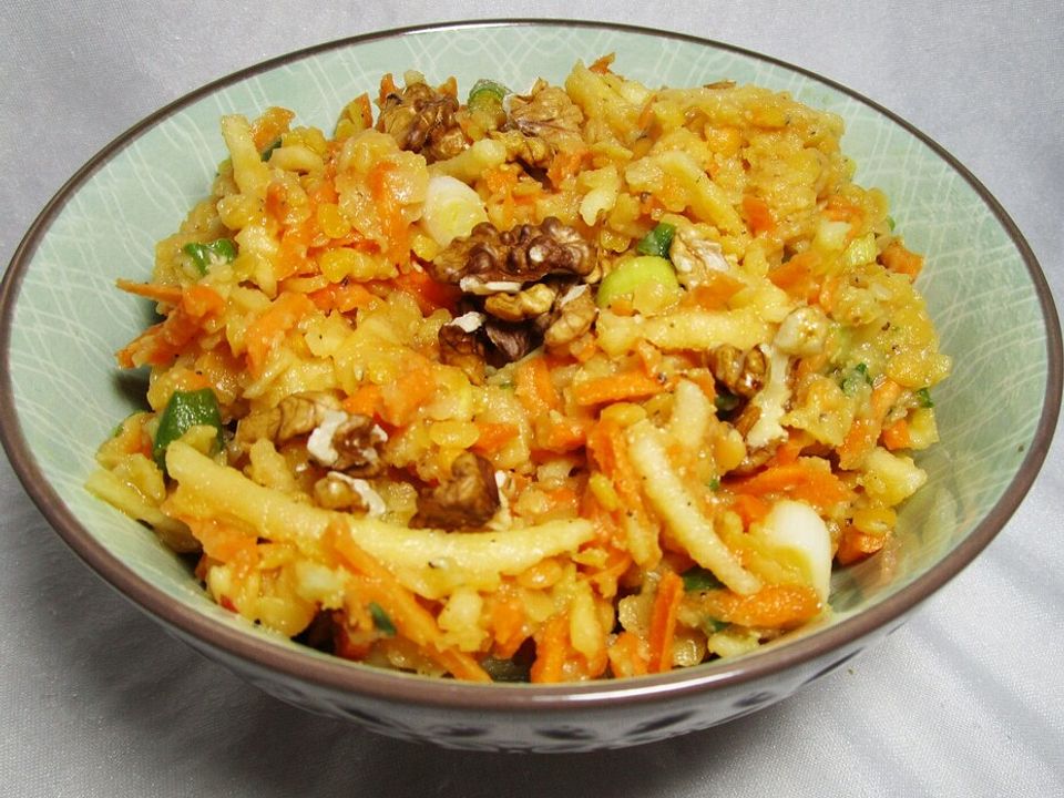 Salat aus roten Linsen, Möhren und Äpfeln mit Orangen-Dressing von ...