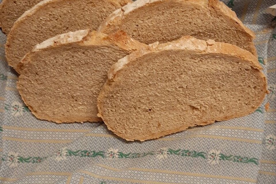 Weizen-Dinkel-Einkorn-Brot mit Roggen