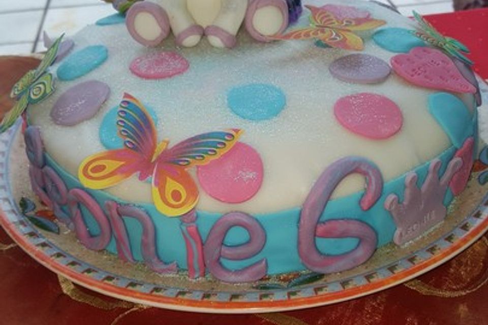 Einhorn-Fondant-Torte