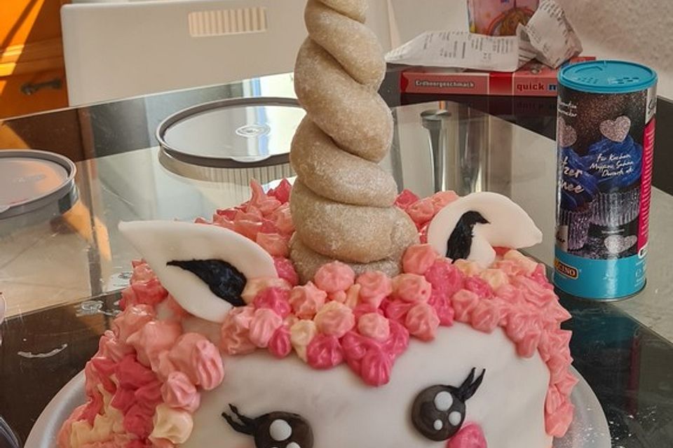 Einhorn-Fondant-Torte