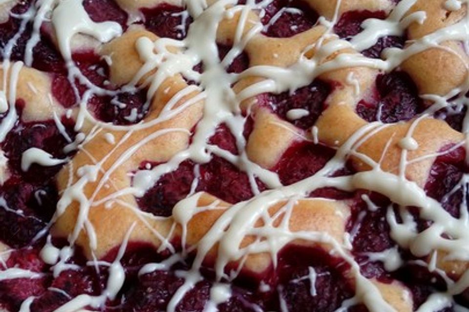 Joghurt Frucht Blechkuchen