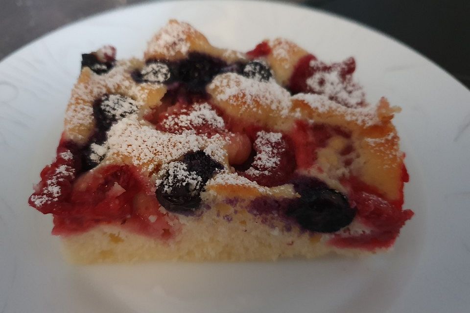 Joghurt Frucht Blechkuchen