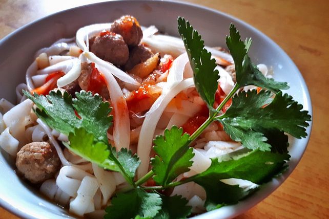 Asiatische Nudelsuppe Mit Hackfleisch Und Reisnudeln Von Typical Meta Chefkoch