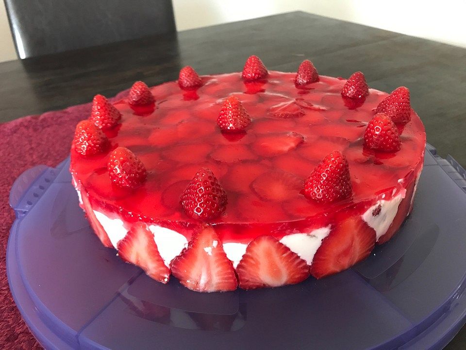Erdbeer-Joghurt-Torte von velvet-mayhem| Chefkoch