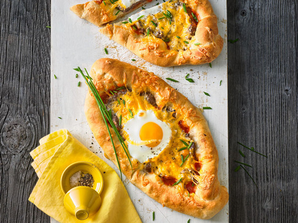 Chatschapuri mit Mozzarella und Hackfleisch von Pallmall1994| Chefkoch