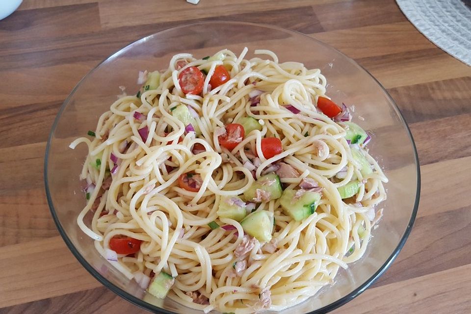 Spaghettisalat mit Thunfisch