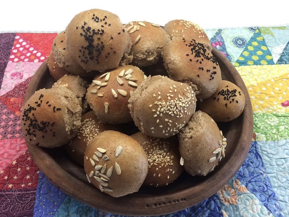 Vollkorn Buttermilch Brötchen von jelena22| Chefkoch