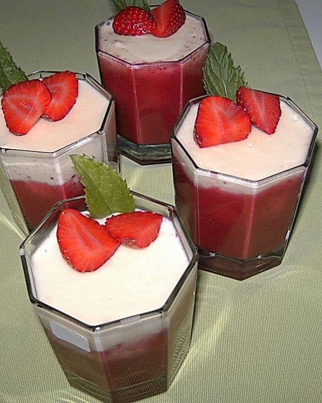 Erdbeeren mit weißer Schokoladenmousse