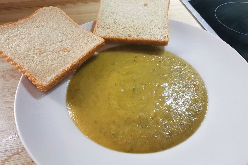 Kartoffelsuppe nach Uromas Art