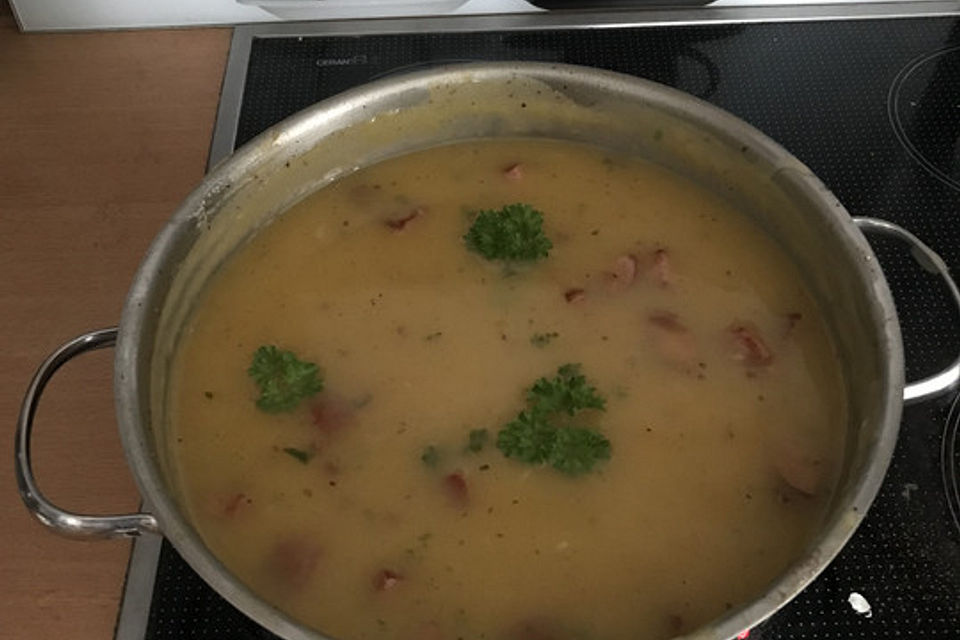 Kartoffelsuppe nach Uromas Art