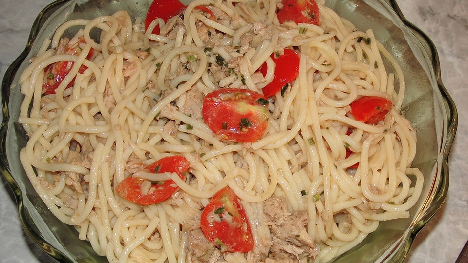 Spaghetti-Thunfisch-Salat von EineJungeKöchin Spaghetti-Thunfisch-Salat von EineJungeKöchin