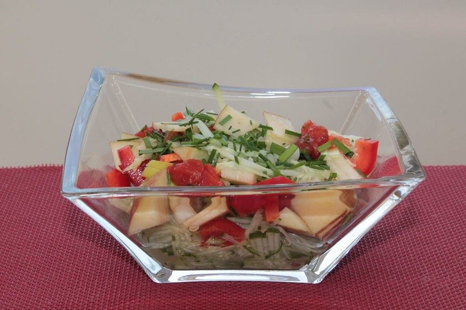 Tunesischer Gurkensalat mit Äpfeln