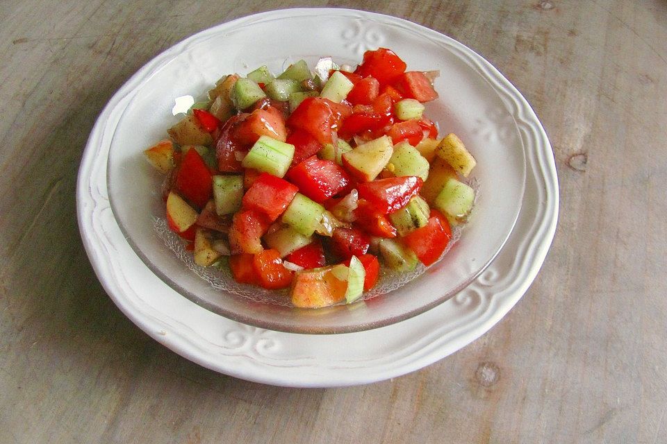 Tunesischer Gurkensalat mit Äpfeln