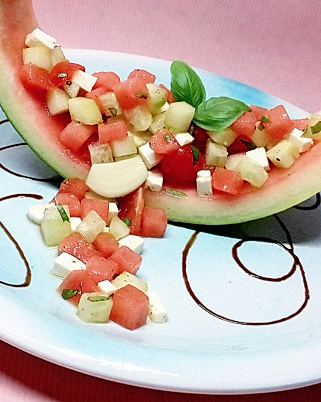 Sommerlicher Salat mit Wassermelone