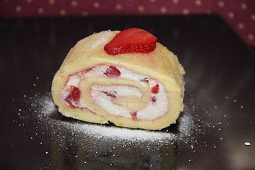 Erdbeerroulade Mit Zitronenbiskuit Von Rahelaniela Chefkoch