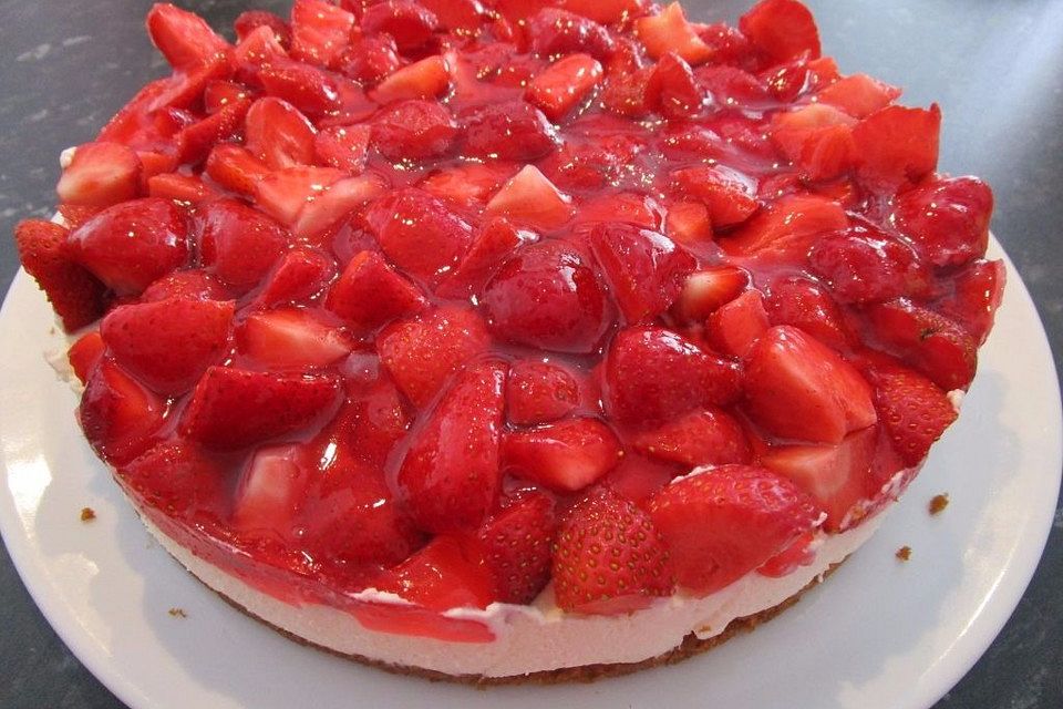 Glutenfreier Frischkäsekuchen mit Erdbeeren