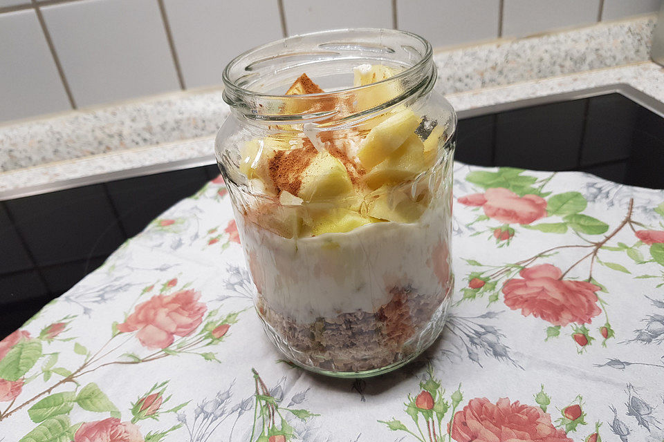 Schnelles Müsli mit frischem Obst