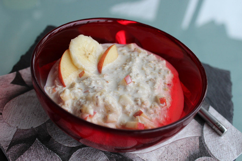 Schnelles Müsli mit frischem Obst