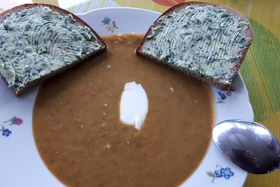 Mairübchen-Paprika-Suppe