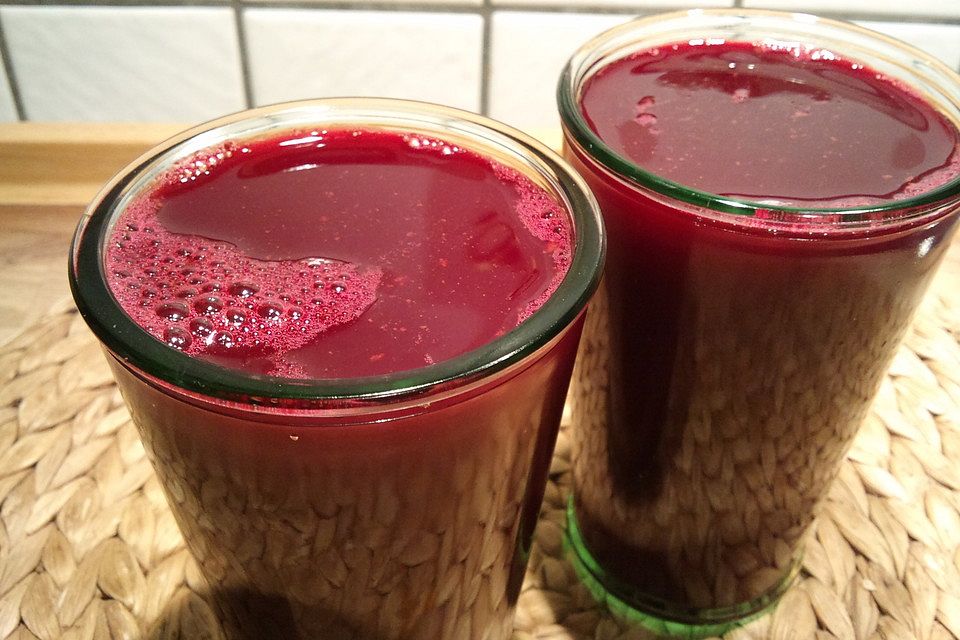 Rote Bete-Möhren-Orangen-Saft