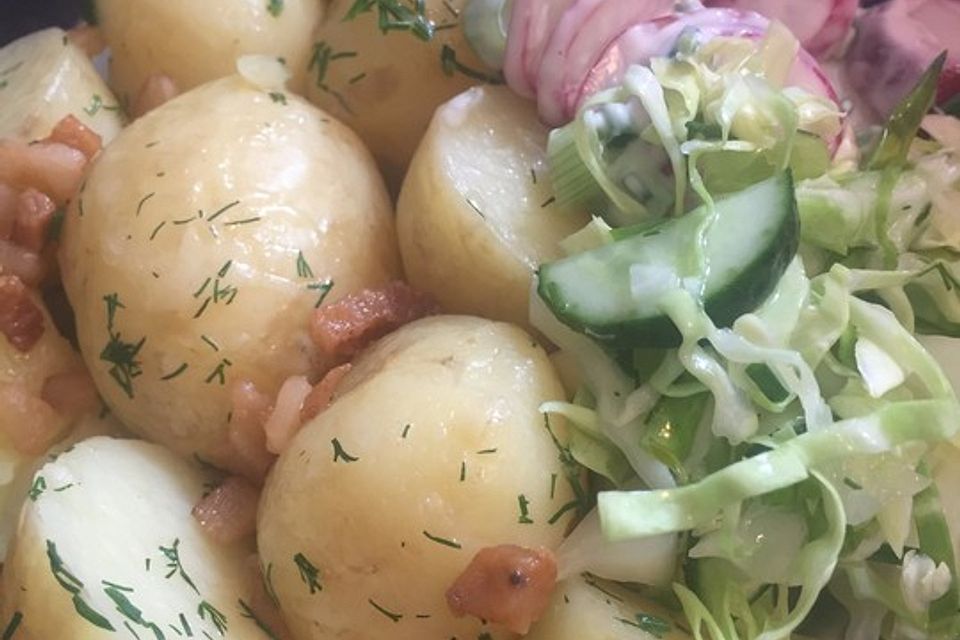 Frühkartoffeln mit Speckgrieben und Dill