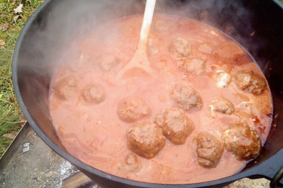 Hackbällchen aus dem Dutch Oven