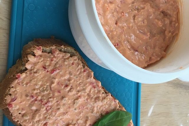 Nuss-Paprika-Dip aus dem Thermomix von 19Ruth68| Chefkoch Nuss-Paprika-Dip aus dem Thermomix von 19Ruth68| Chefkoch