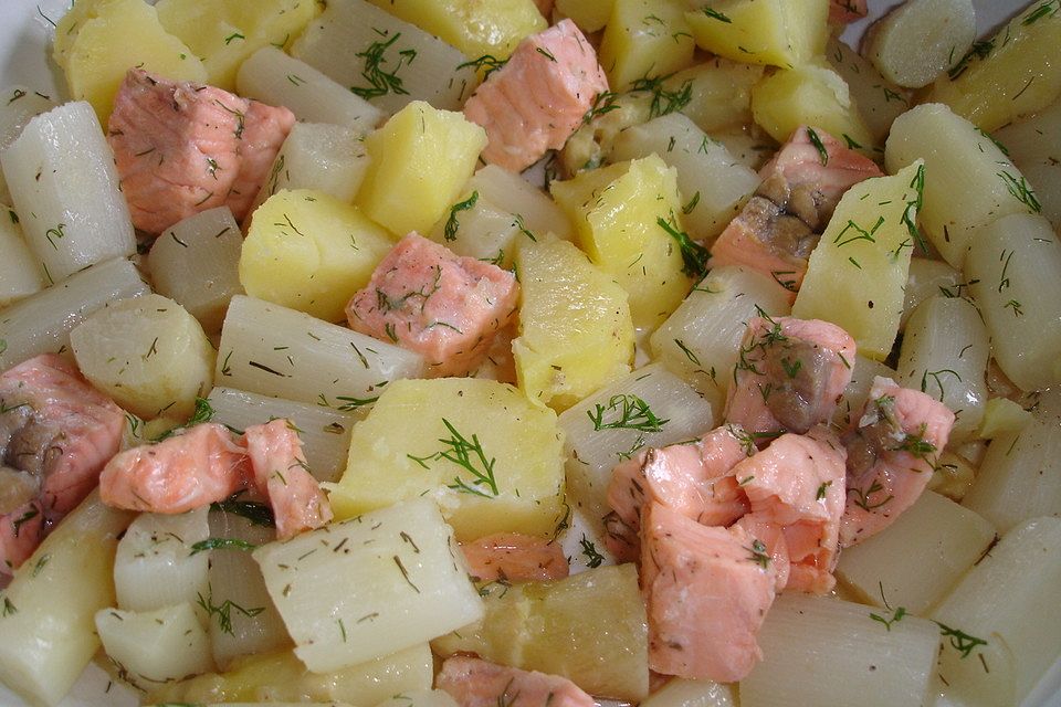 Spargel mit Kartoffeln und Lachs