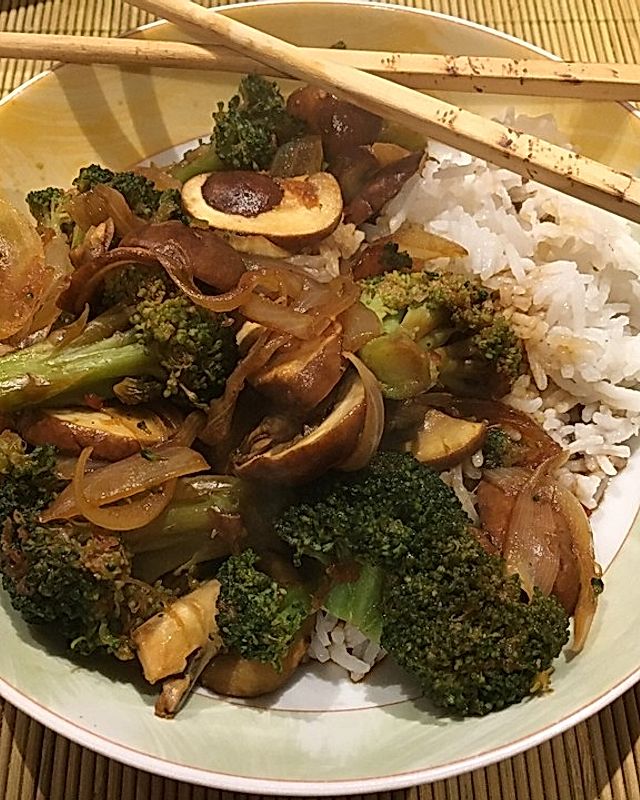 Wokgemüse mit Reis
