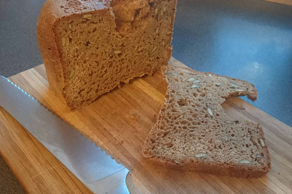 Weizen-Roggen-Vollkornbrot mit Kürbiskernen im BBA