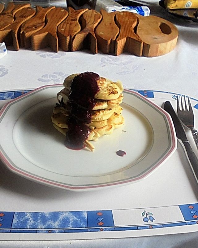 American Blueberry-Pancake mit Beerensauce à la Didi