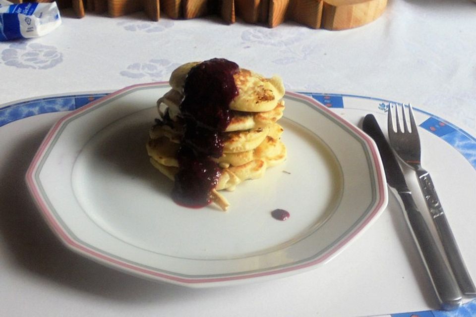 American Blueberry-Pancake mit Beerensauce à la Didi