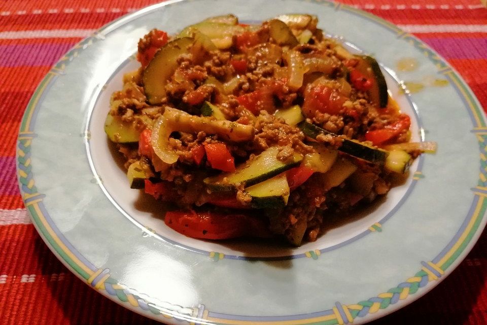 Low Carb Gemüsepfanne Bolognese Art