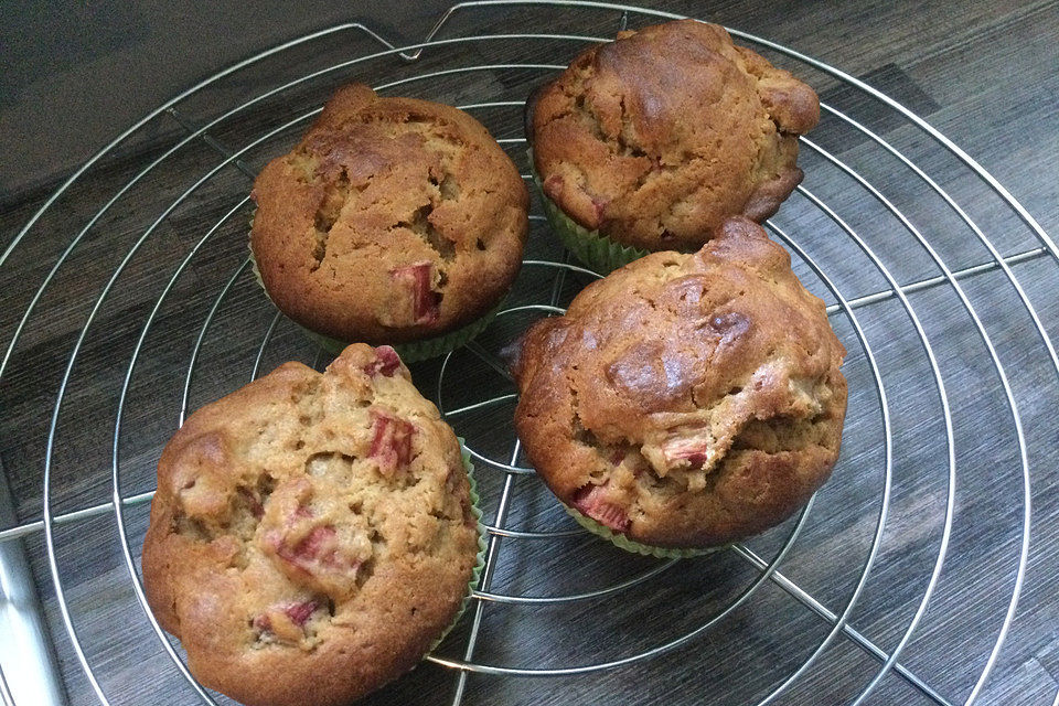 Rabarberkuchen ohne Weizen und Zucker