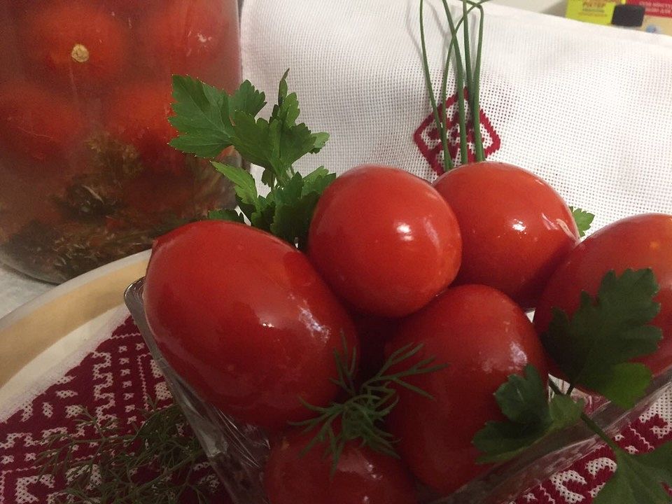 Saure eingelegte Tomaten mit Meerretich von Bentson | Chefkoch