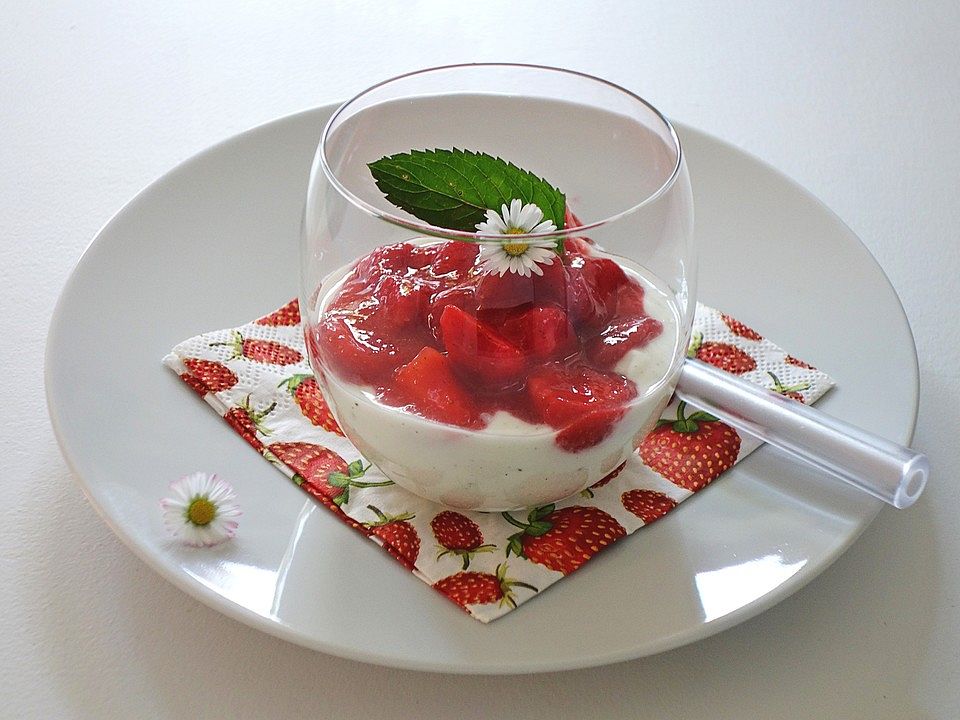 Erdbeeren auf Joghurt-Quark von movostu | Chefkoch