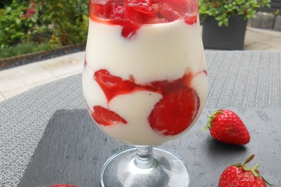 Erdbeeren auf Joghurt-Quark