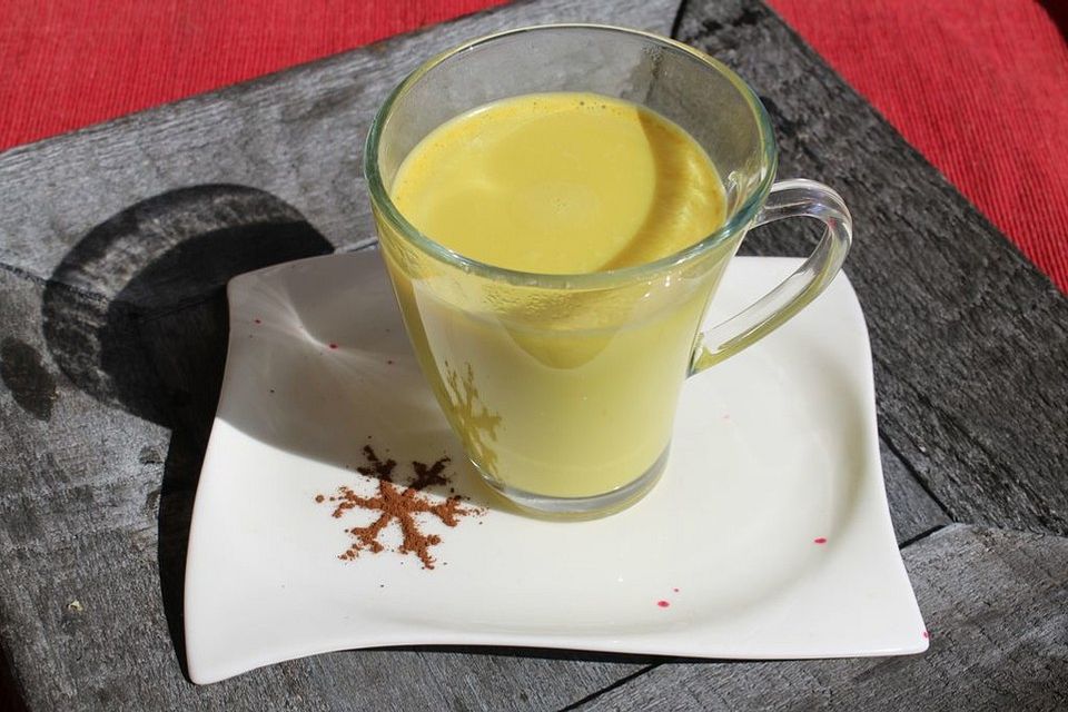 Kurkuma Latte oder golden milk