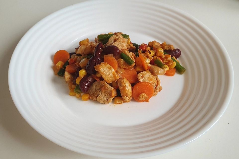 Schnelle low-carb Mexico-Pfanne mit Huhn