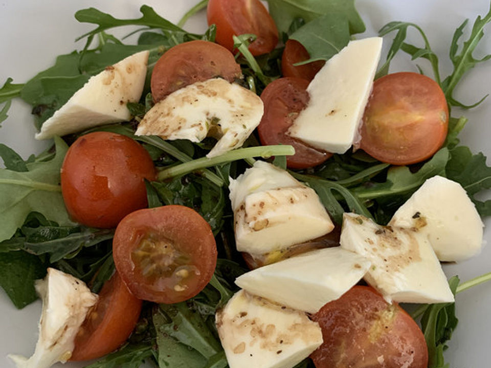 Tomaten-Mozzarella-Rucola-Salat von Lilie09 | Chefkoch