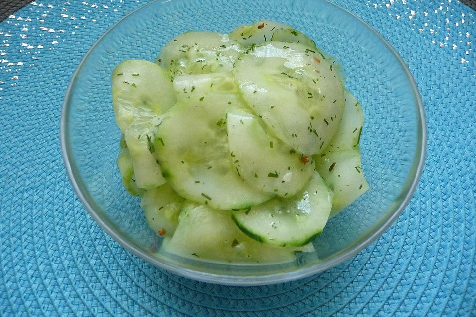 Sahne-Dill-Gurkensalat