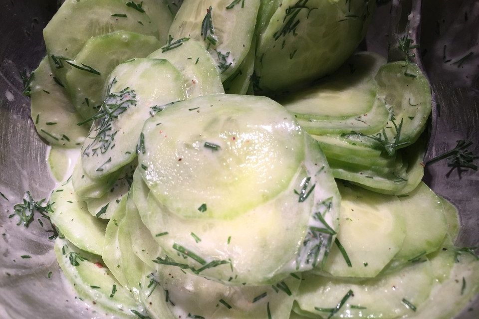 Sahne-Dill-Gurkensalat