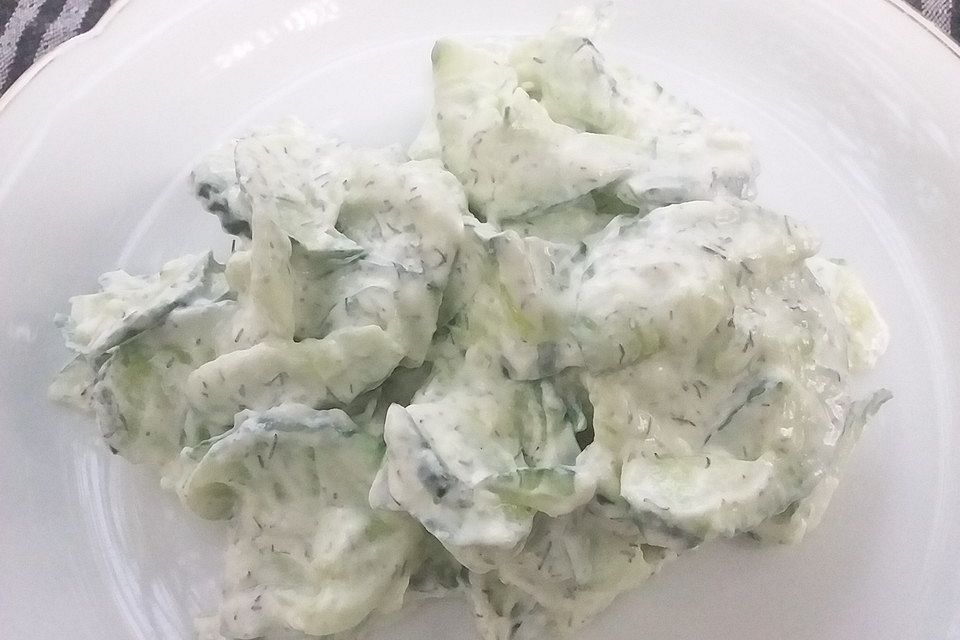 Sahne-Dill-Gurkensalat